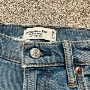 Abercrombie Ultra High Rise Ankle Straight